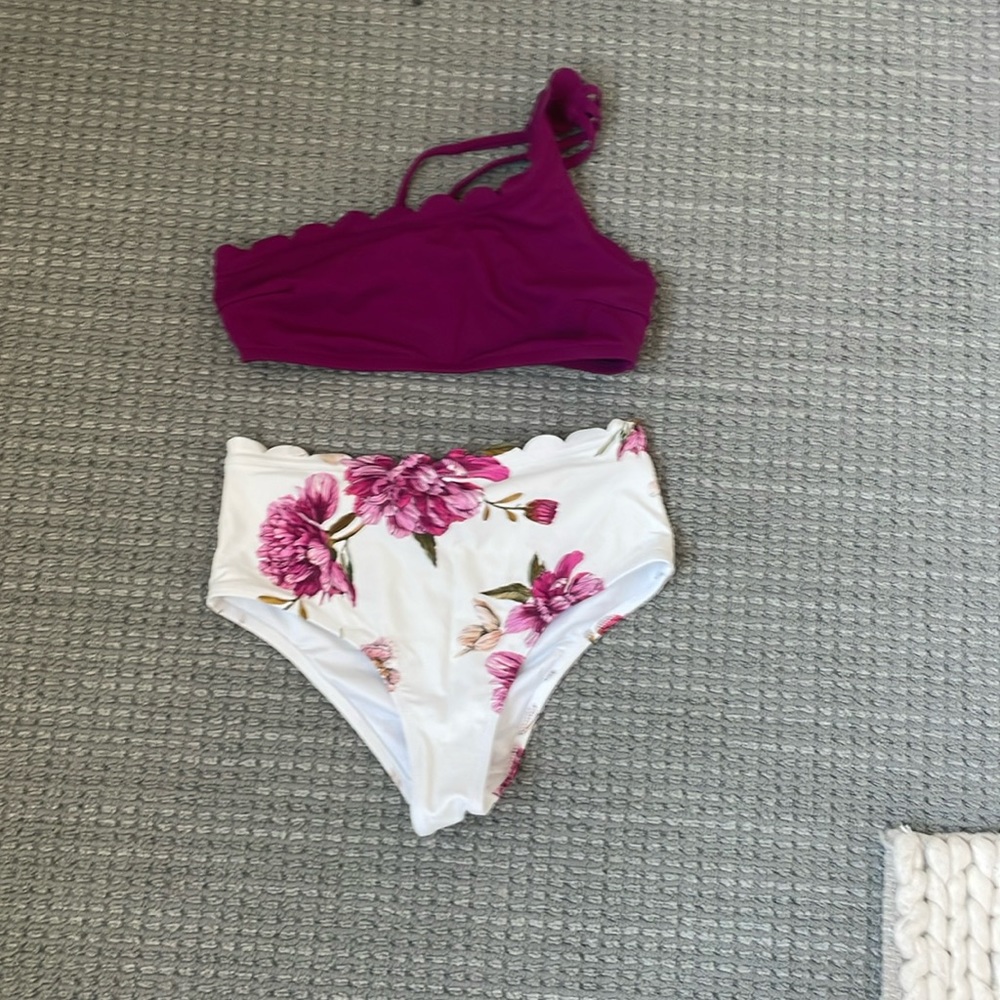 Worn twice bikini set FULL COVERAGE BOTTOM